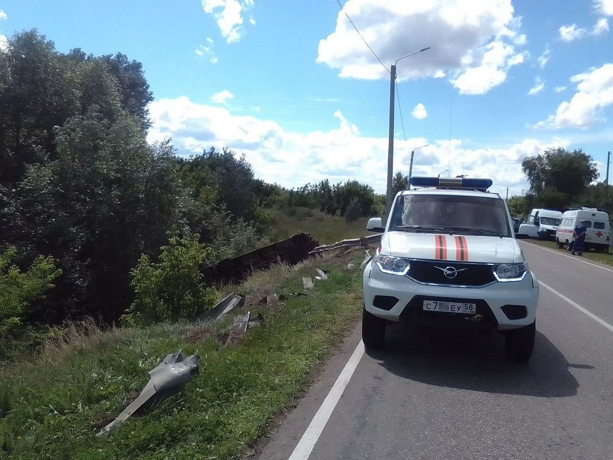 Пожарно-спасательные подразделения Пензенской области приняли участие в  ликвидации ДТП в Лунинском районе - Оперативная информация - Главное  управление МЧС России по Пензенской области